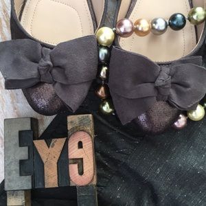 NINA ‘Wendi’ Metallic/Faux Suede Bow 🎀  Flats